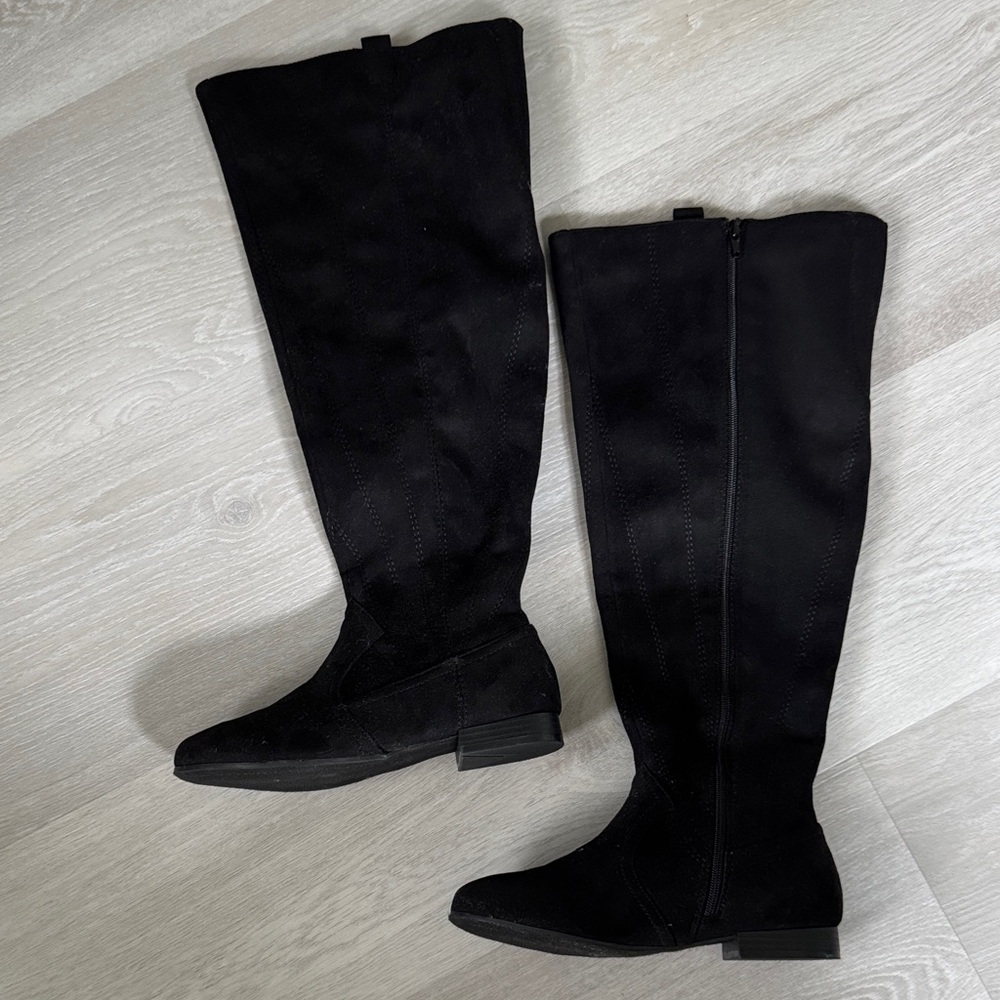 Sleek Black Over the Knee Boots